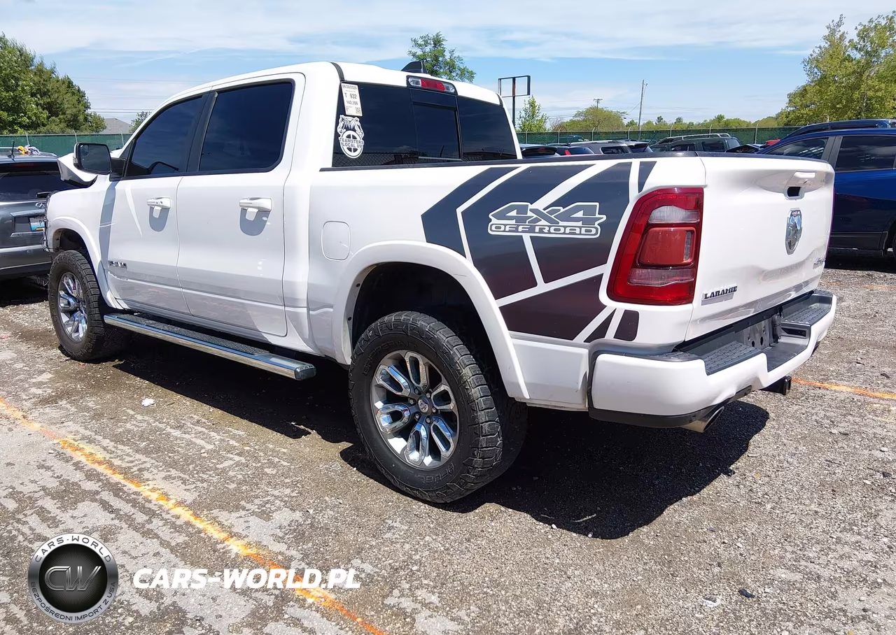 2020 Ram 1500 Laramie 4X4 5'7 Box VIN:1C6SRFJT0LN398478 - 3