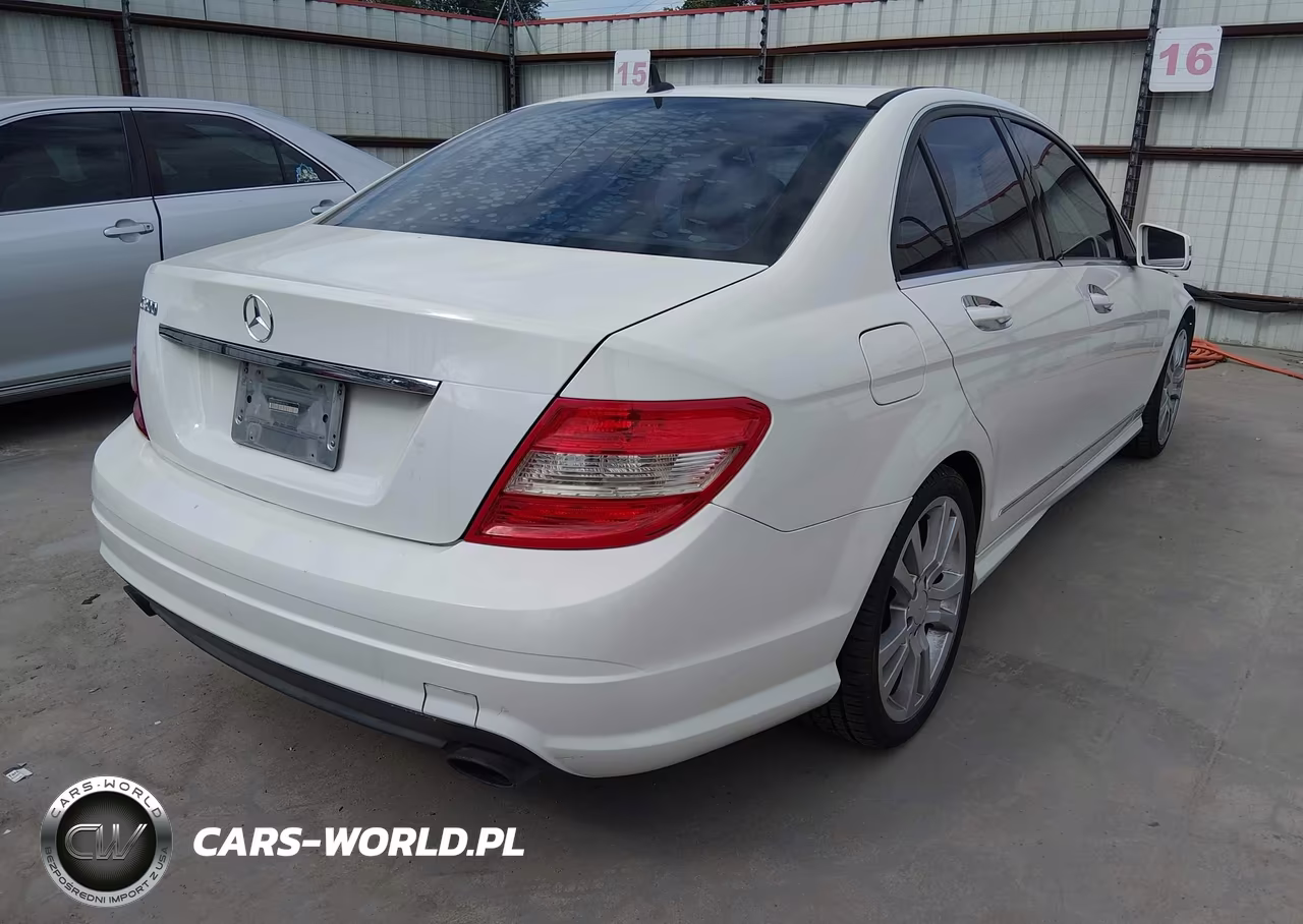2011 Mercedes-Benz C 300 Luxury-Sport VIN:WDDGF5EB5BF650761 - 4