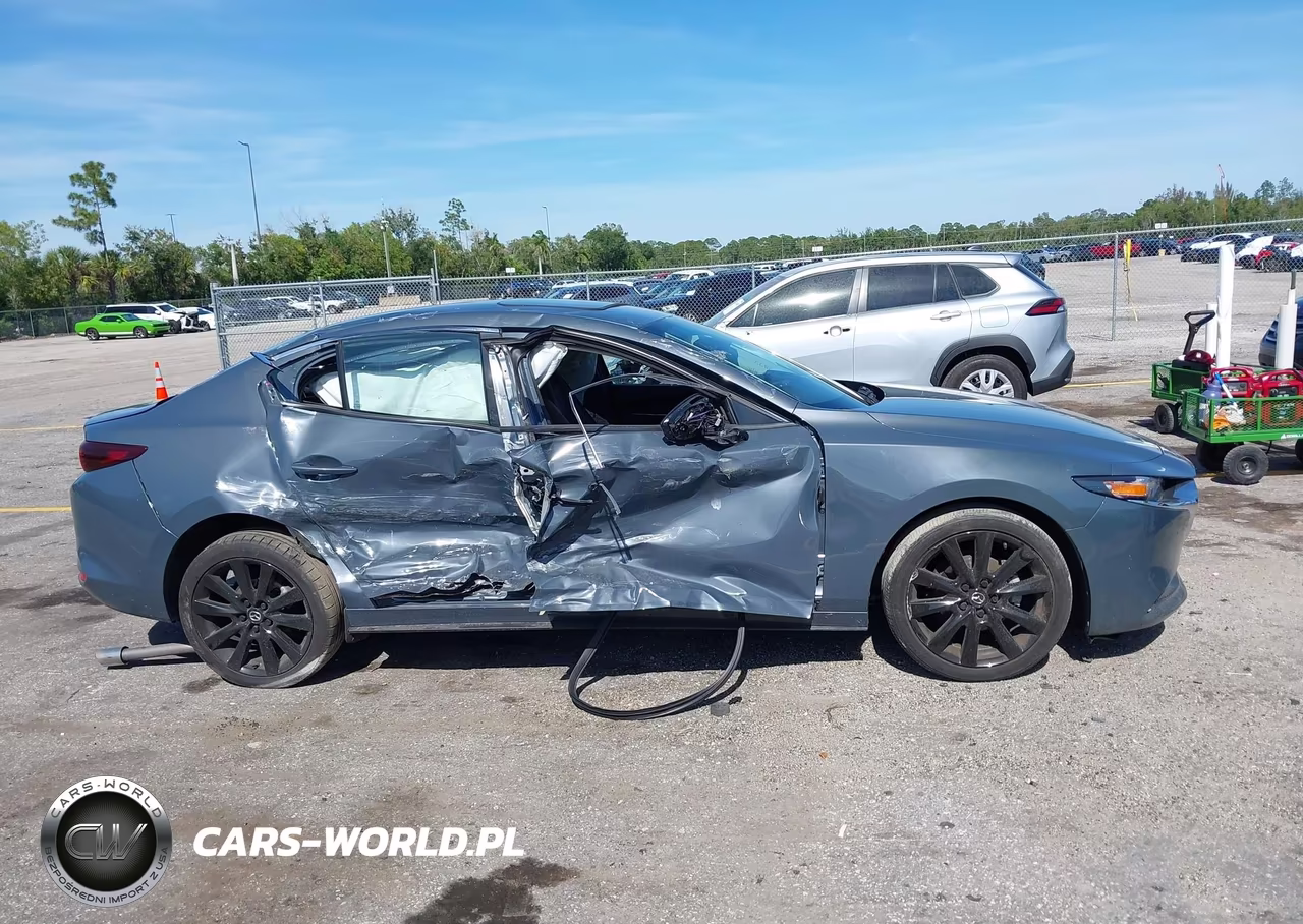 2023 Mazda Mazda3 2.5 S Carbon Edition VIN:3MZBPACM5PM378473 - 13
