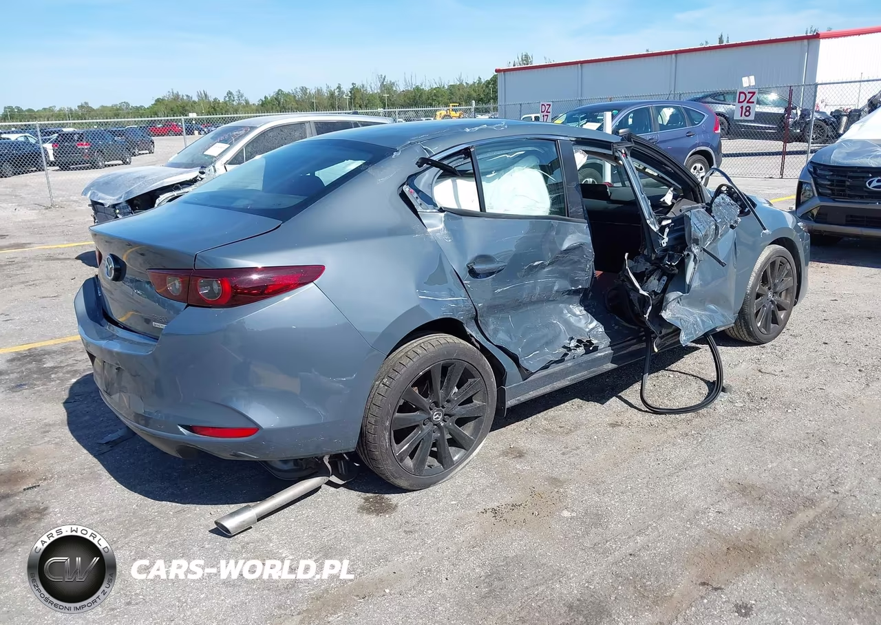 2023 Mazda Mazda3 2.5 S Carbon Edition VIN:3MZBPACM5PM378473 - 4