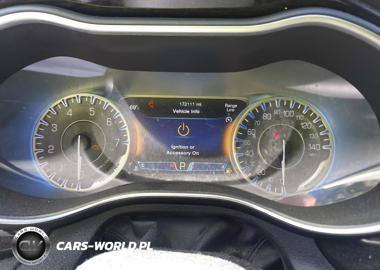 2015 Chrysler 200 C VIN:1C3CCCCG5FN527112 - 7