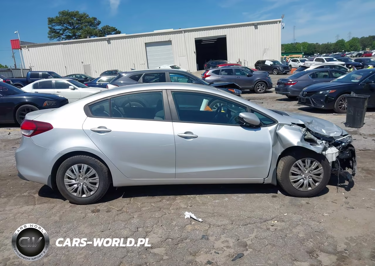 2017 Kia Forte Lx VIN:3KPFK4A71HE045460 - 12