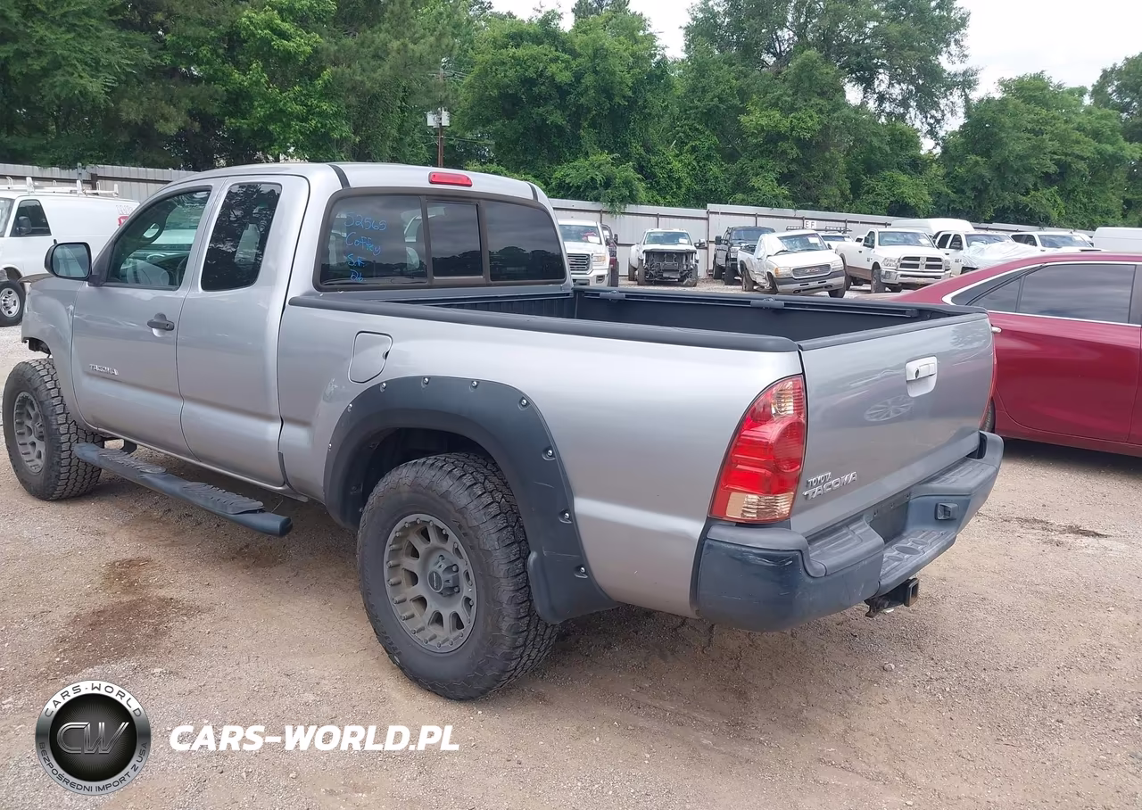 2015 Toyota Tacoma VIN:5TFTX4CNXFX054994 - 3