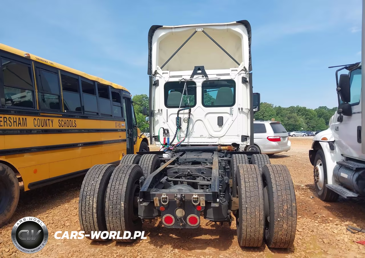 2017 Freightliner Cascadia 113 VIN:3AKJGBDV4HSHR5968 - 16