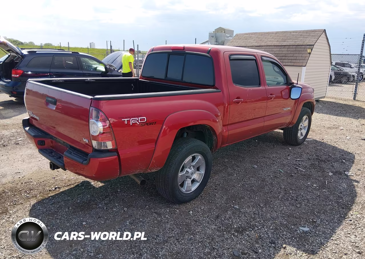 2013 Toyota Tacoma Base V6 VIN:3TMLU4EN9DM109587 - 4