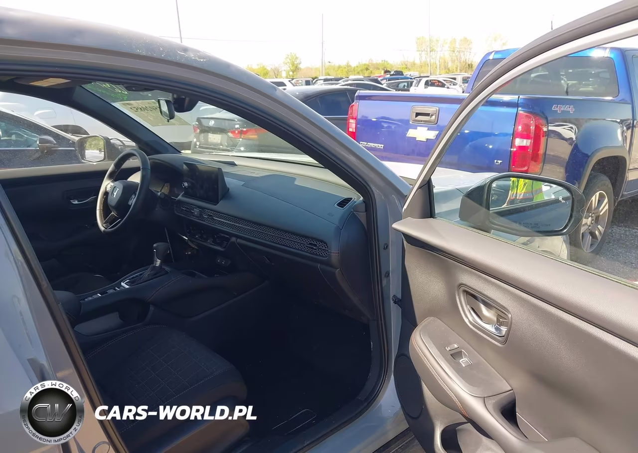 2026 Honda Hr-V Awd Sport VIN:3CZRZ2H53TM740405 - 5