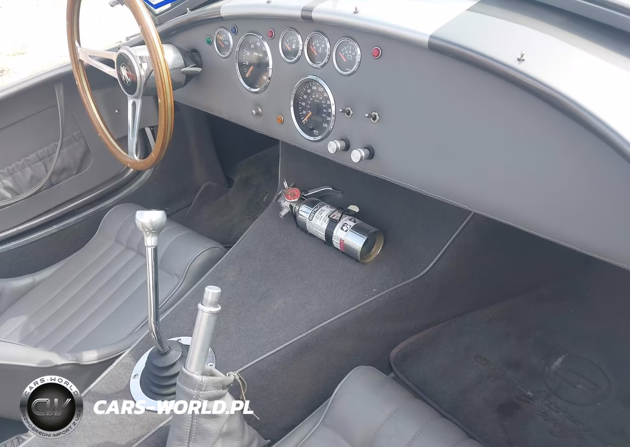 1965 Ford Cobra Roadster 427 VIN:AA9BMAAHV51CN1153 - 5