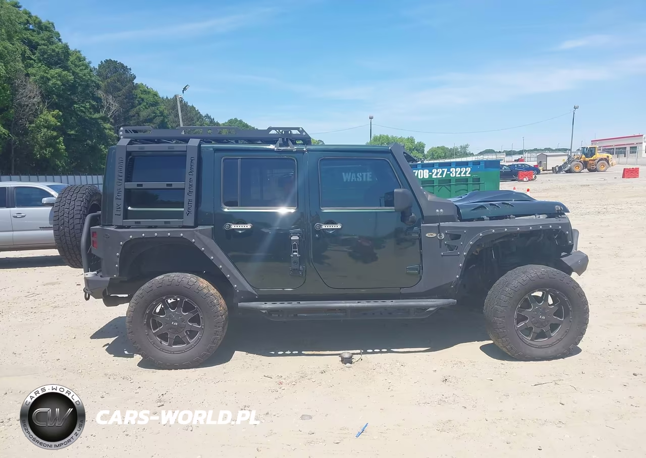 2010 Jeep Wrangler Unlimited Sahara VIN:1J4BA5H10AL122643 - 13
