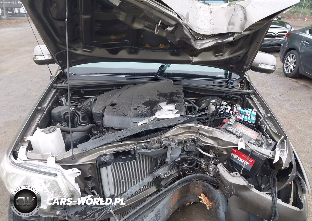 2015 Toyota Tacoma Base V6 VIN:3TMLU4EN6FM199378 - 10