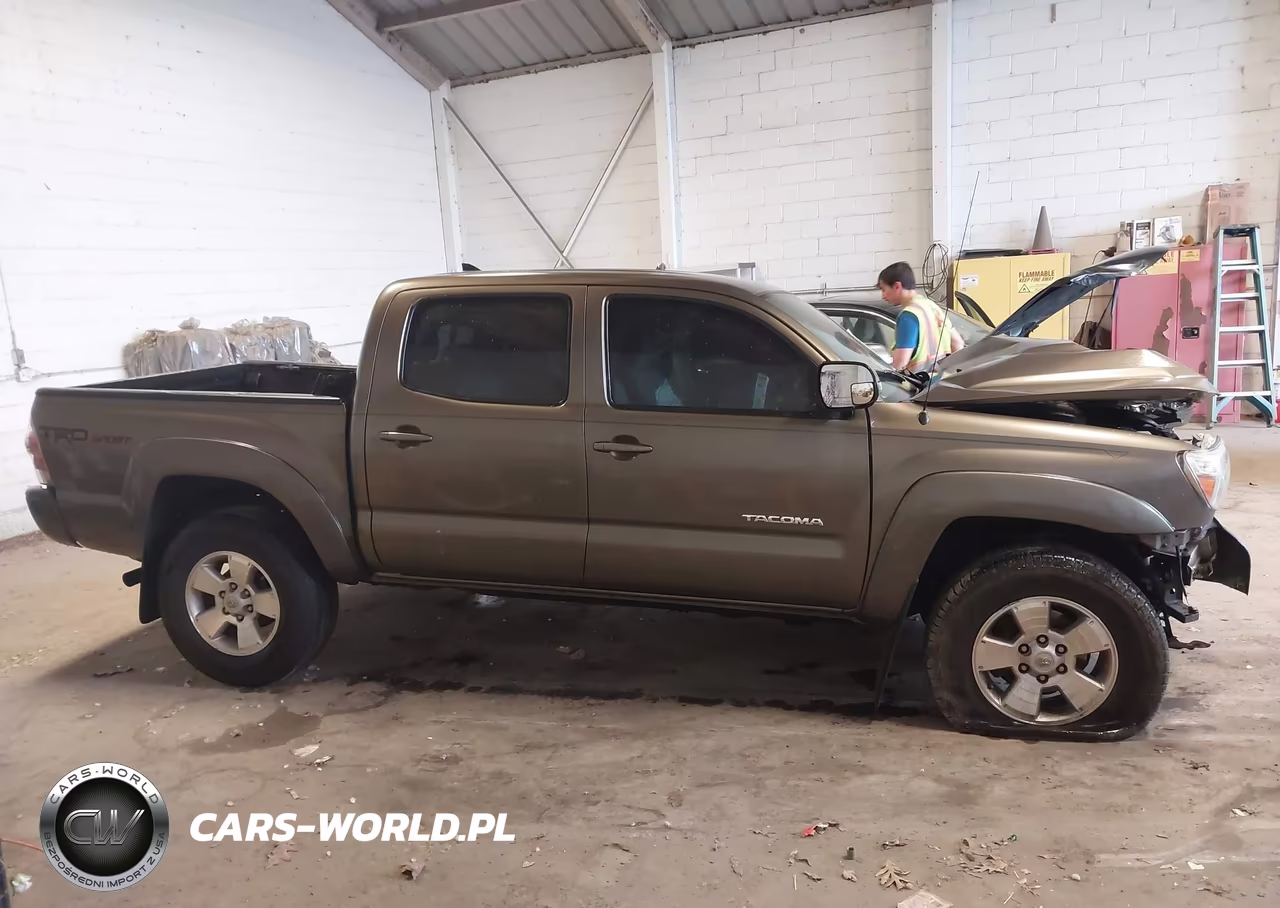 2015 Toyota Tacoma Base V6 VIN:3TMLU4EN6FM199378 - 13