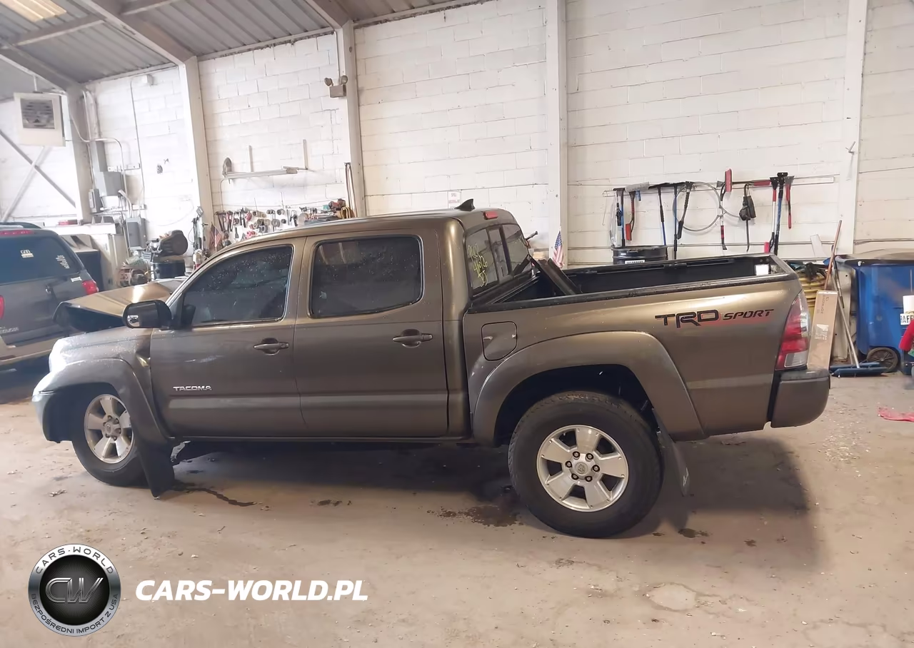 2015 Toyota Tacoma Base V6 VIN:3TMLU4EN6FM199378 - 14