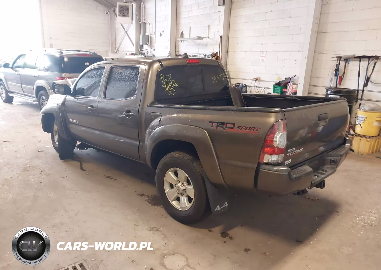 2015 Toyota Tacoma Base V6 VIN:3TMLU4EN6FM199378 - 3