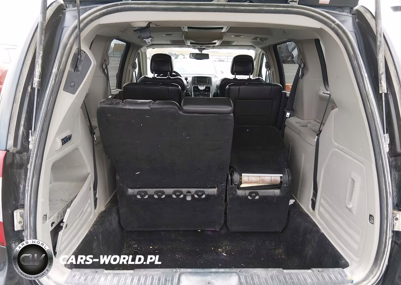 2014 Chrysler Town & Country Touring-L 30Th Anniversary VIN:2C4RC1CG7ER413141 - 17