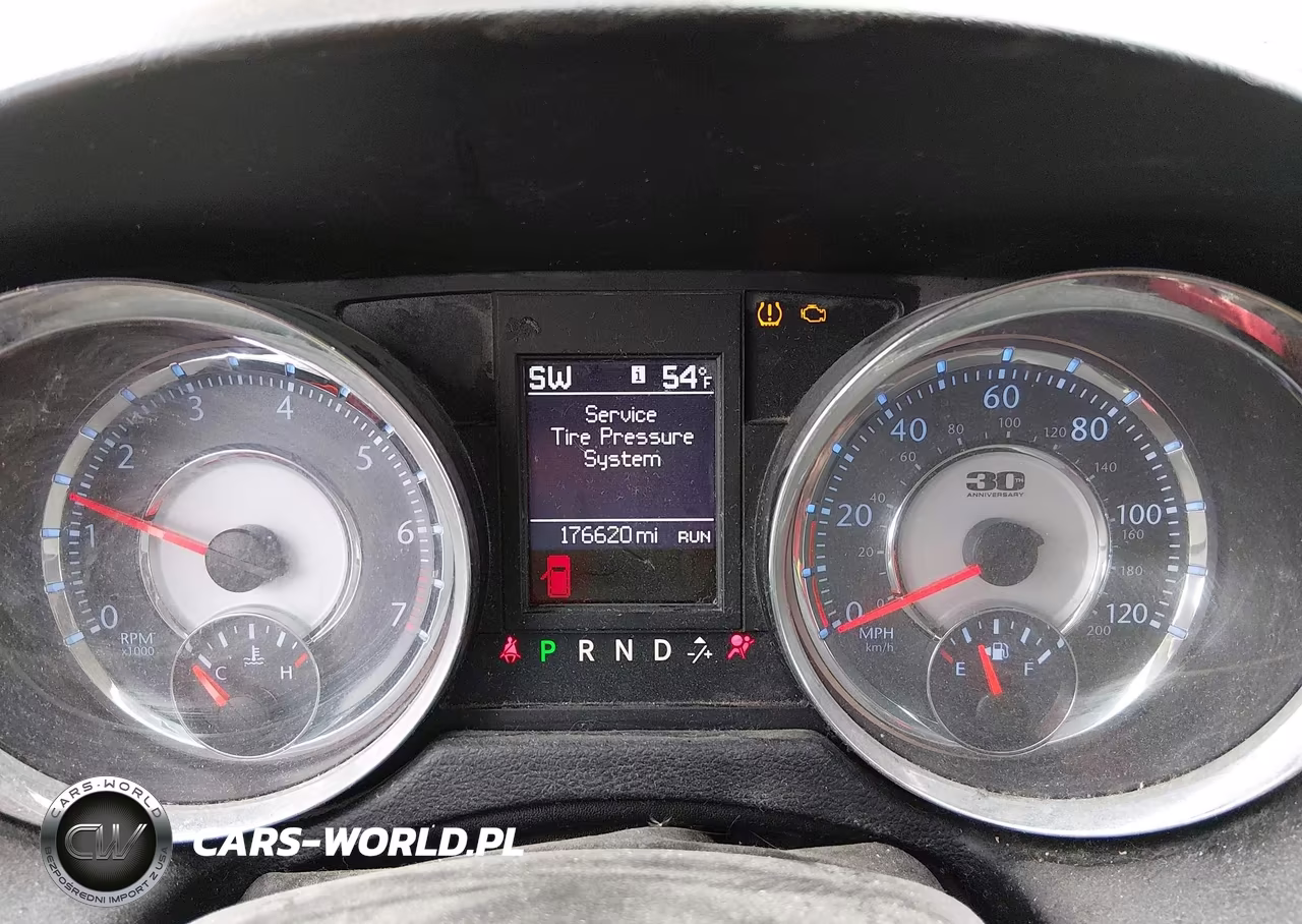 2014 Chrysler Town & Country Touring-L 30Th Anniversary VIN:2C4RC1CG7ER413141 - 7
