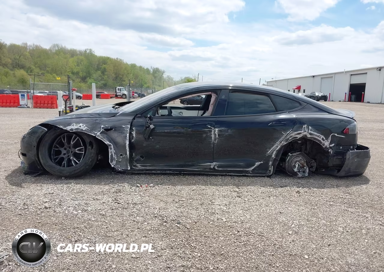 2022 Tesla Model S Plaid Tri Motor All-Wheel Drive VIN:5YJSA1E60NF468523 - 13