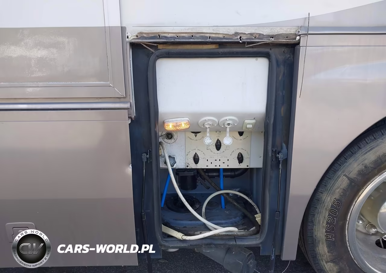 2002 Freightliner Chassis X Line Motor Home VIN:4UZAAJBV62CK33040 - 15