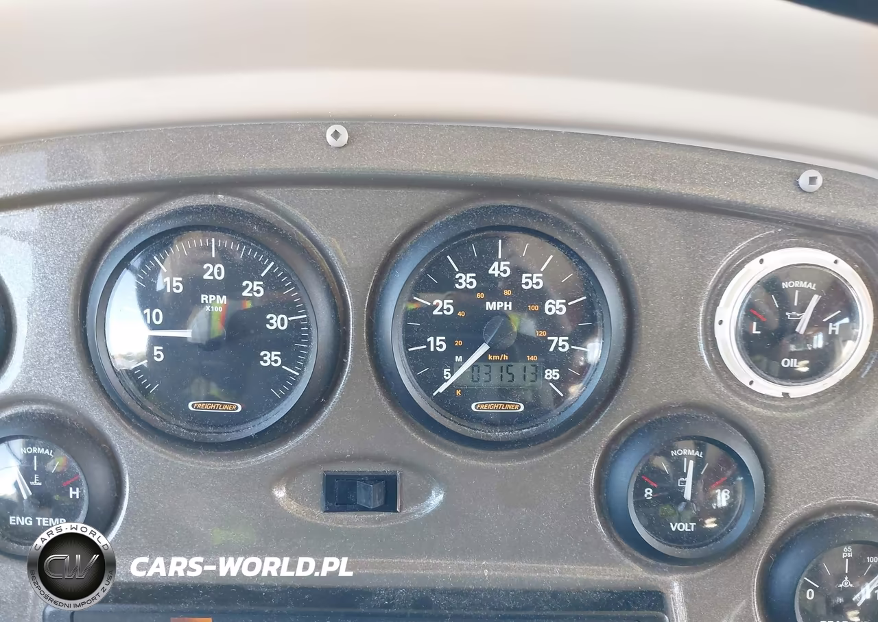2002 Freightliner Chassis X Line Motor Home VIN:4UZAAJBV62CK33040 - 7