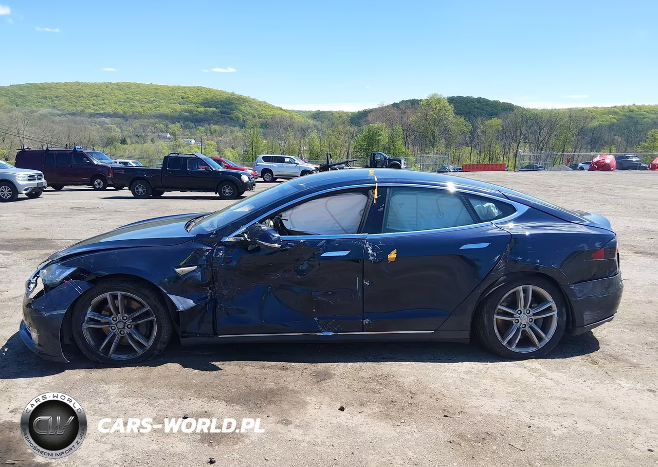 2014 Tesla Model S P85 VIN:5YJSA1H10EFP34798 - 14
