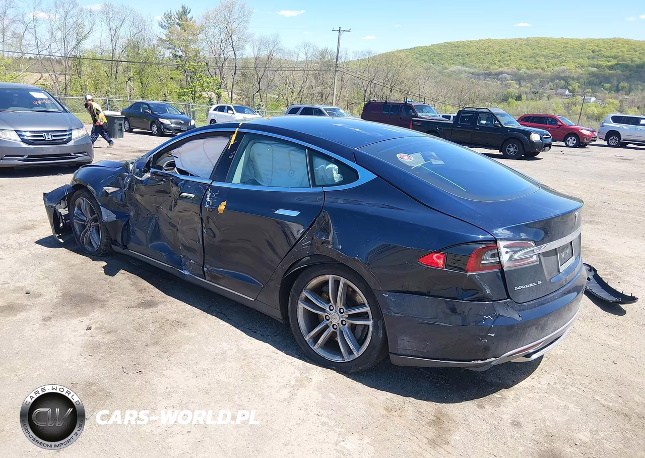 2014 Tesla Model S P85 VIN:5YJSA1H10EFP34798 - 3