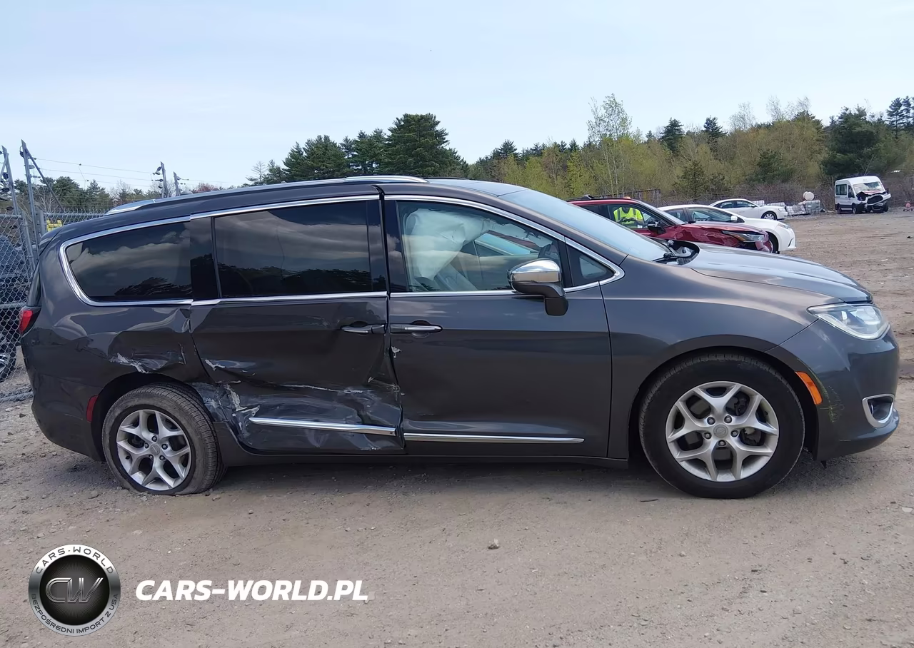 2020 Chrysler Pacifica Limited VIN:2C4RC1GGXLR278616 - 13
