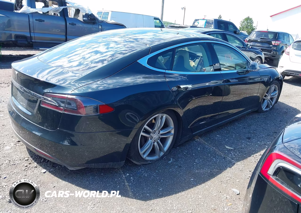 2013 Tesla Model S VIN:5YJSA1CN5DFP03457 - 4