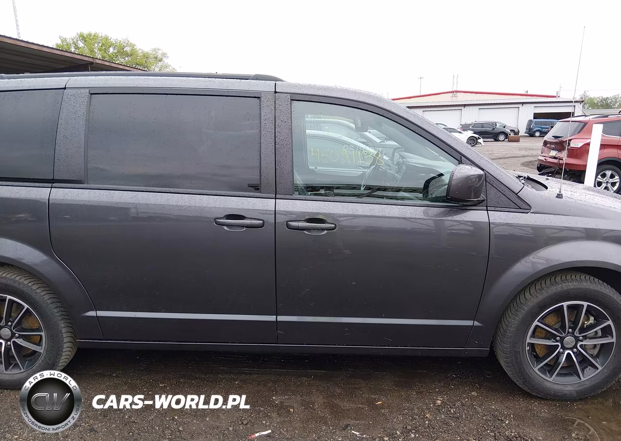 2018 Dodge Grand Caravan Gt VIN:2C4RDGEG8JR284429 - 13