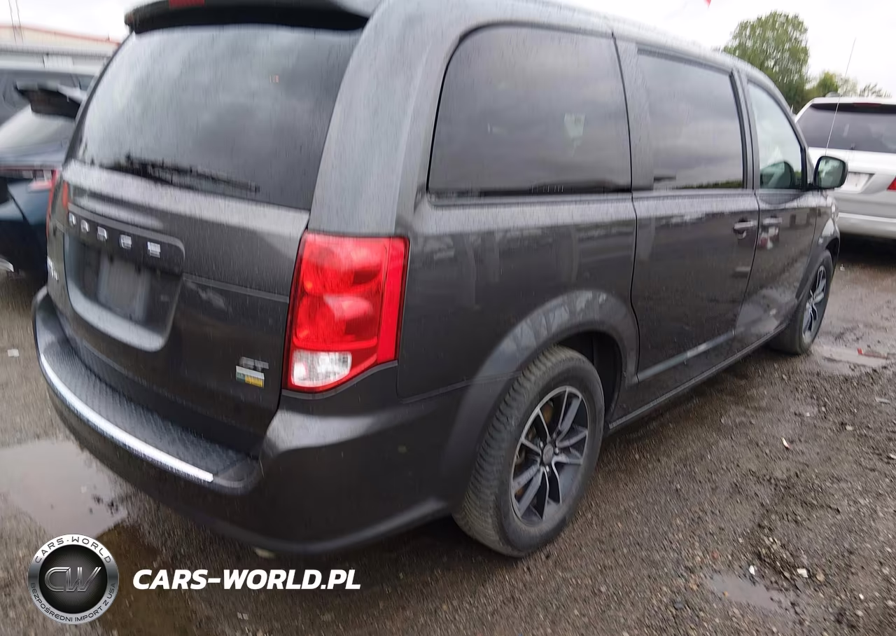 2018 Dodge Grand Caravan Gt VIN:2C4RDGEG8JR284429 - 4