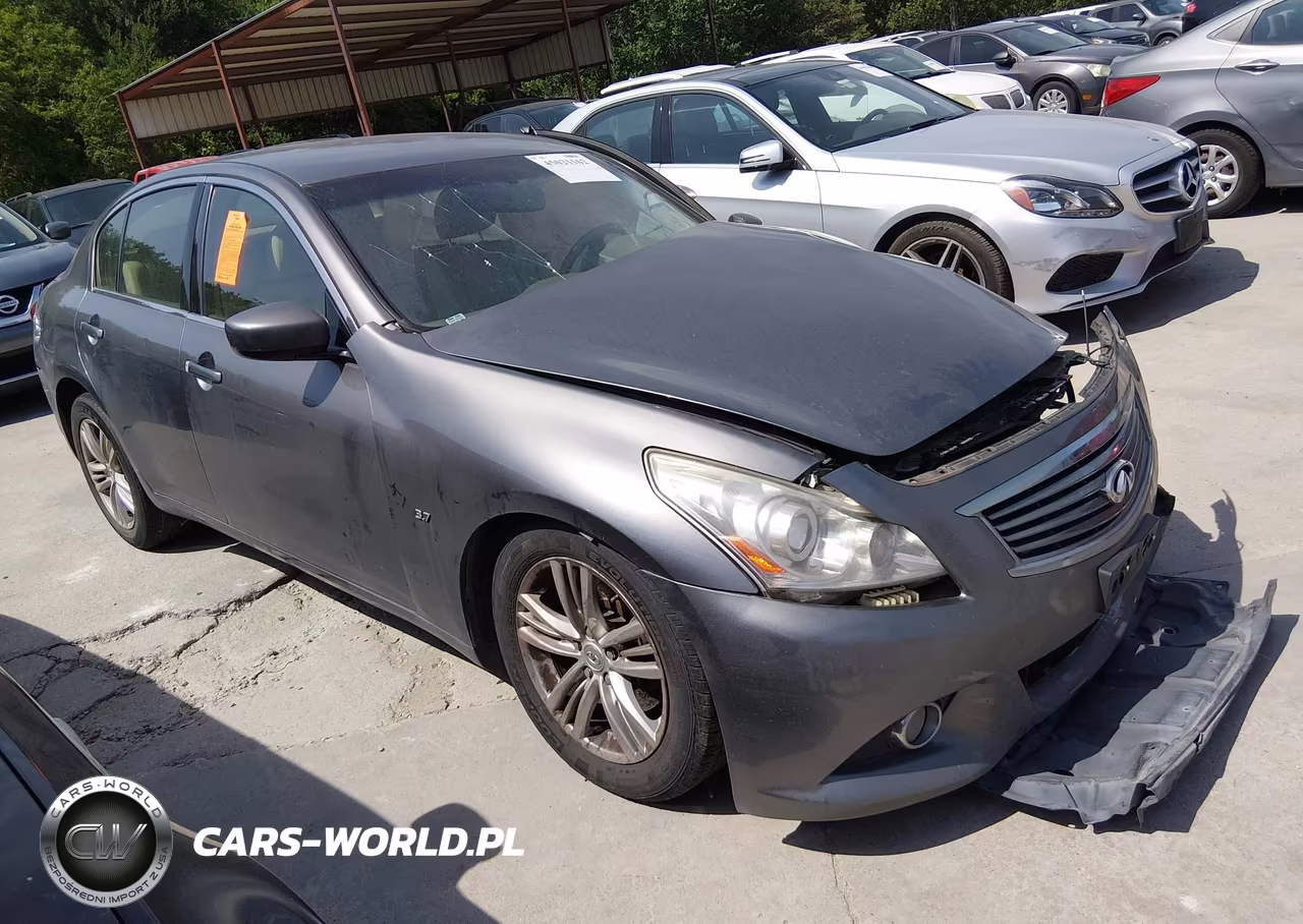 2015 Infiniti Q40 – zdjęcie 1 z 11