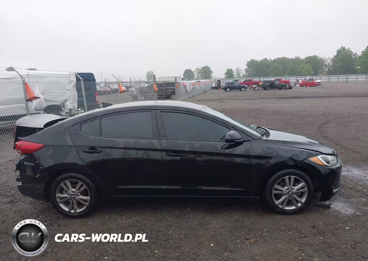 2018 Hyundai Elantra Value Edition VIN:5NPD84LF9JH222235 - 13