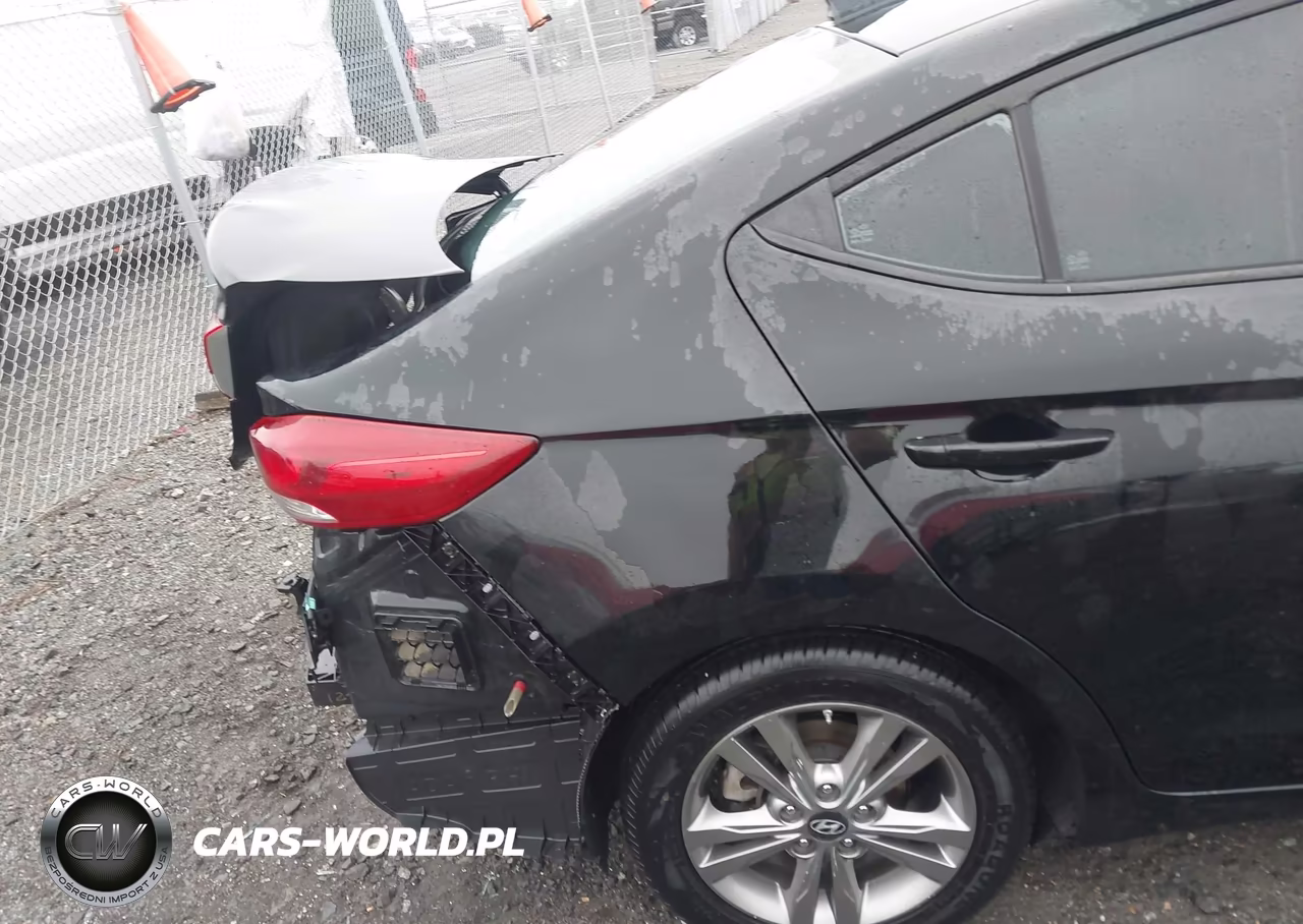 2018 Hyundai Elantra Value Edition VIN:5NPD84LF9JH222235 - 21