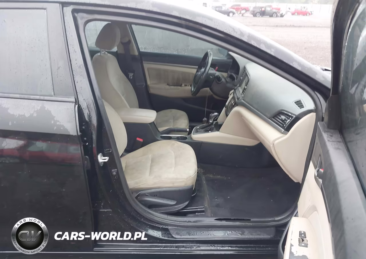 2018 Hyundai Elantra Value Edition VIN:5NPD84LF9JH222235 - 5