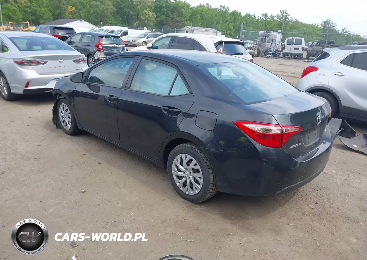 2019 Toyota Corolla Le VIN:5YFBURHE4KP939792 - 3