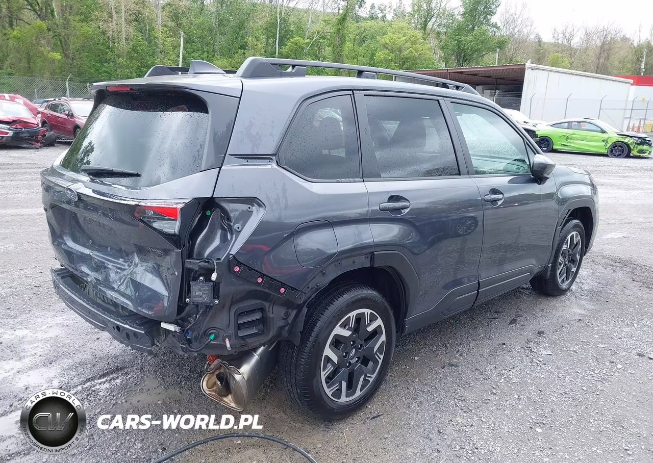 2025 Subaru Forester Premium VIN:JF2SLDDC2SH490653 - 4