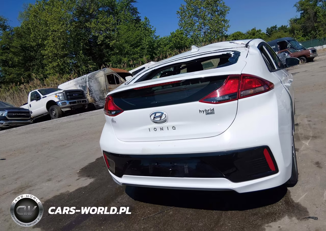 2018 Hyundai Ioniq Hybrid Blue VIN:KMHC65LC4JU082688 - 16