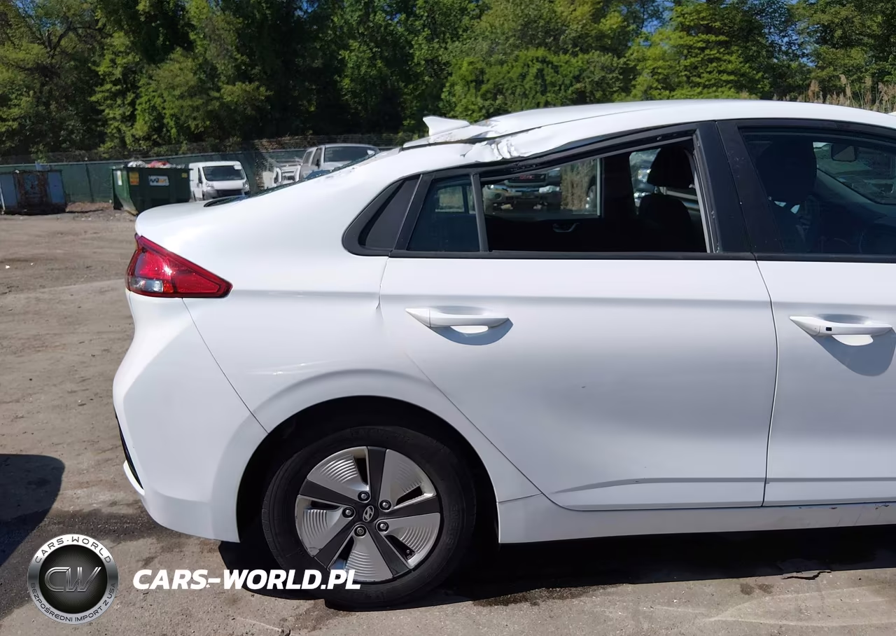 2018 Hyundai Ioniq Hybrid Blue VIN:KMHC65LC4JU082688 - 6