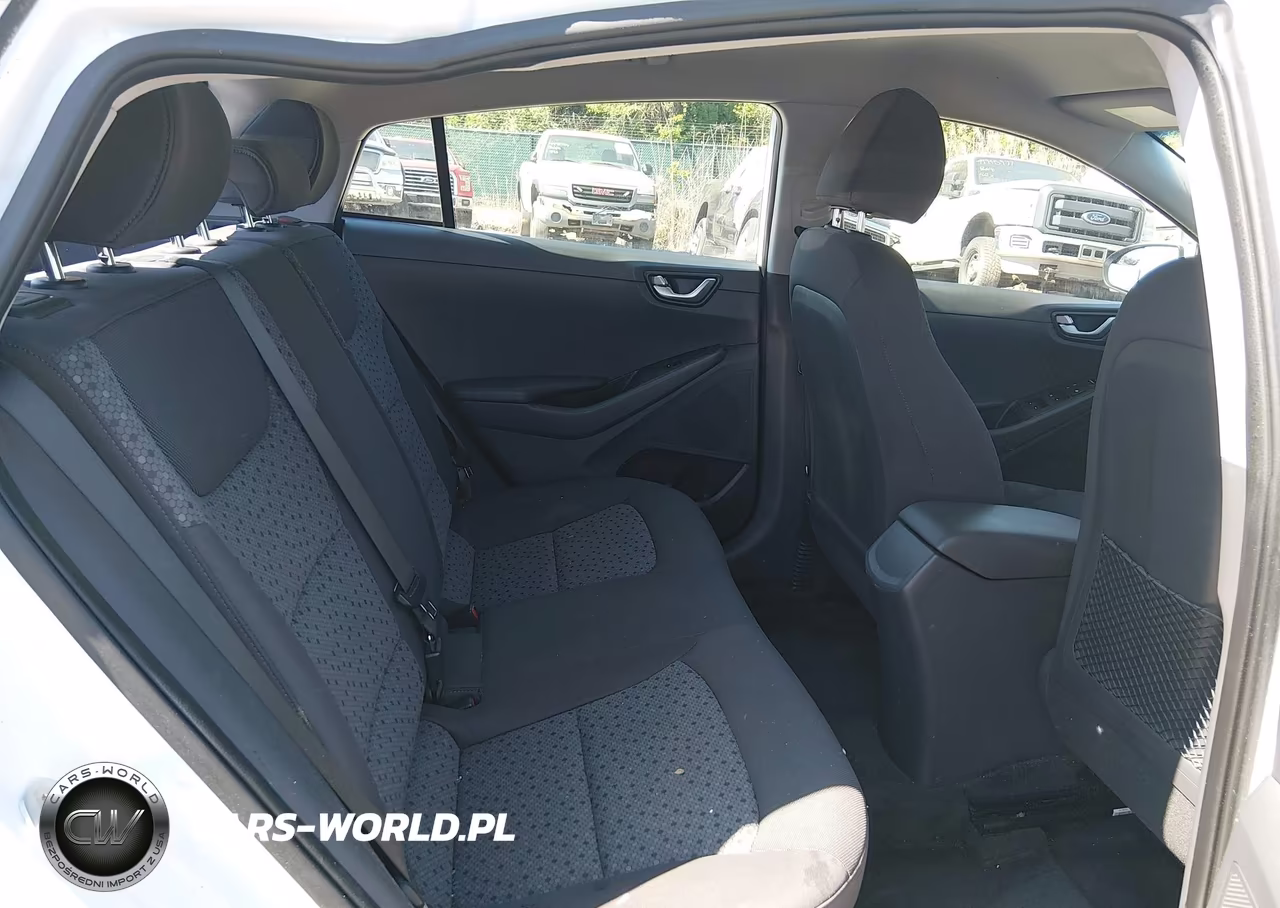 2018 Hyundai Ioniq Hybrid Blue VIN:KMHC65LC4JU082688 - 8