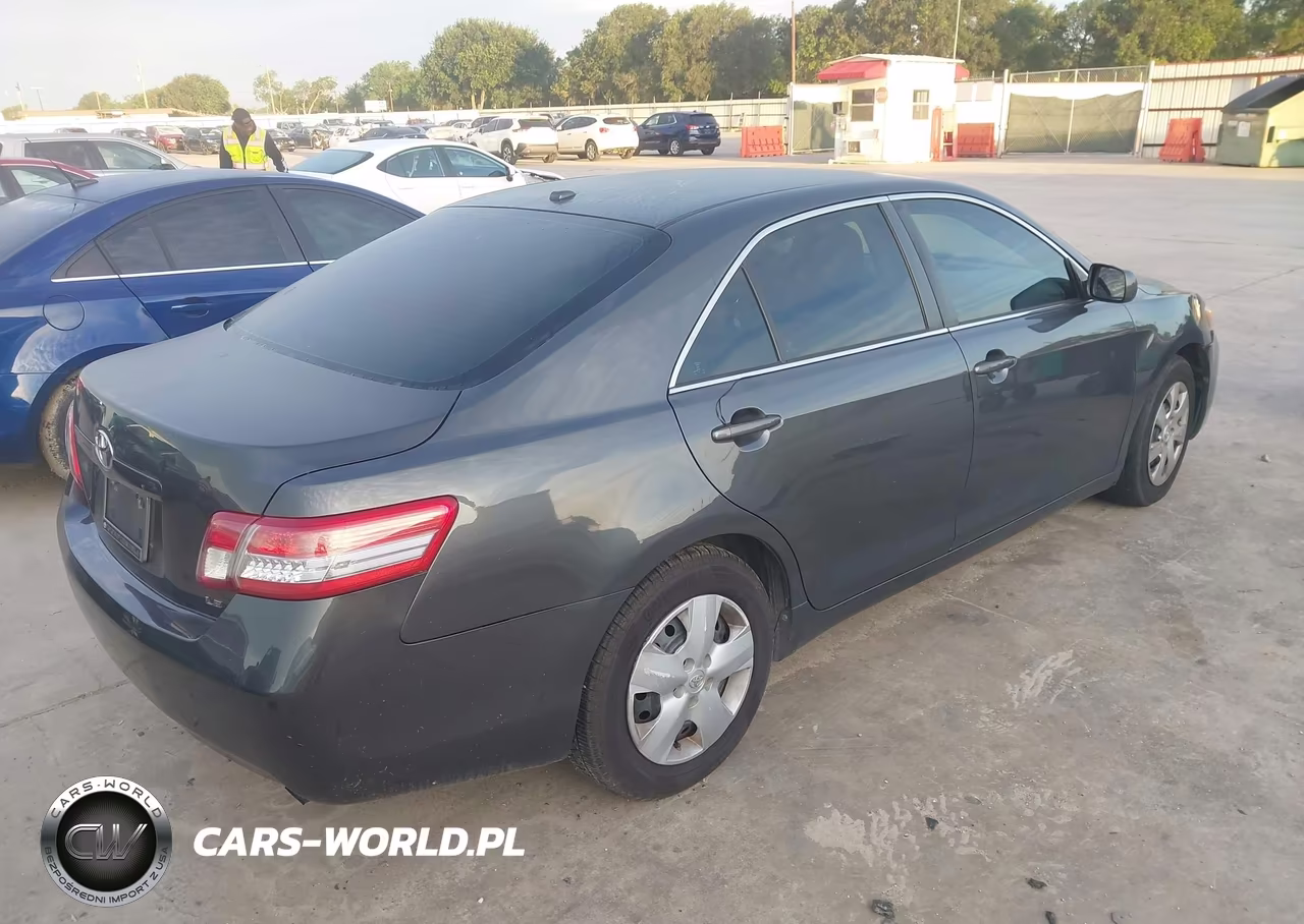 2011 Toyota Camry Le VIN:4T1BF3EK8BU772708 - 4
