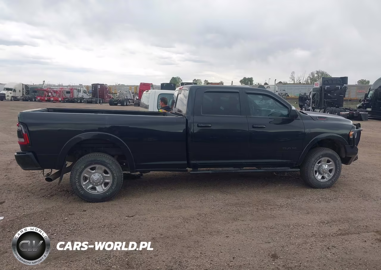 2019 Ram 2500 Laramie 4X4 8' Box VIN:3C6UR5KL6KG624550 - 13