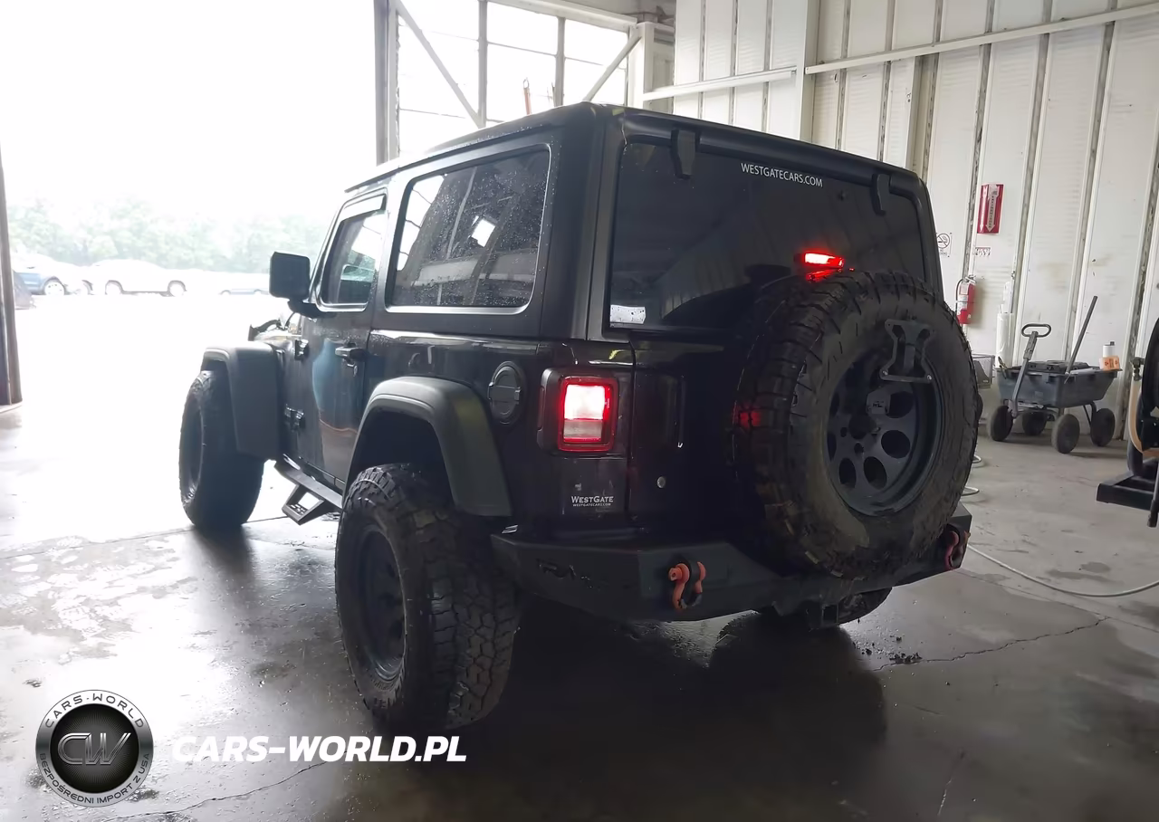 2018 Jeep Wrangler Sport 4X4 VIN:1C4GJXAN5JW264814 - 3