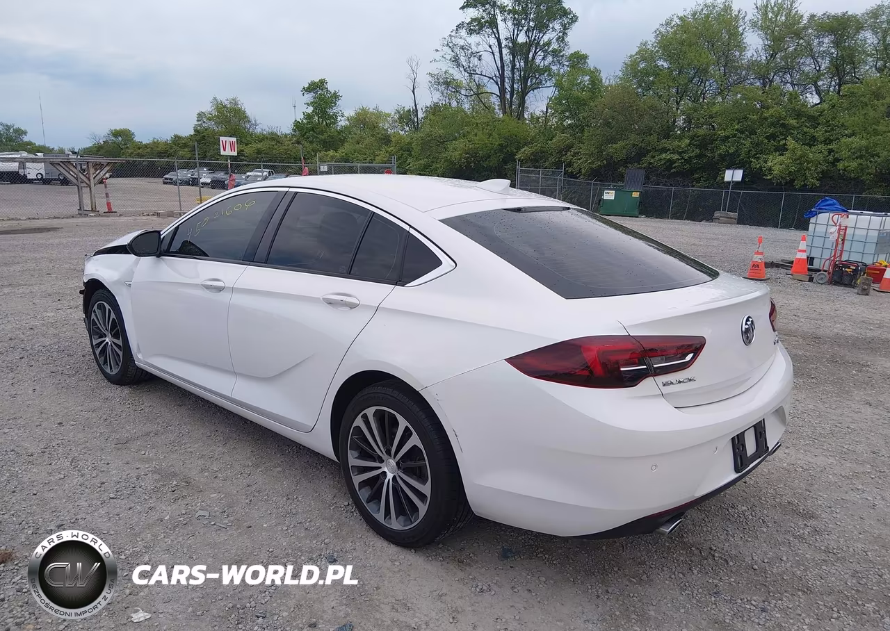 2018 Buick Regal Sportback Essence VIN:W04GR6SX8J1081871 - 3