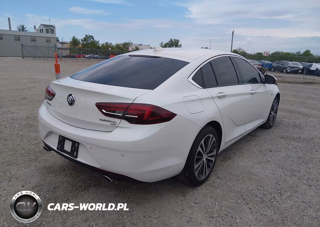 2018 Buick Regal Sportback Essence VIN:W04GR6SX8J1081871 - 4