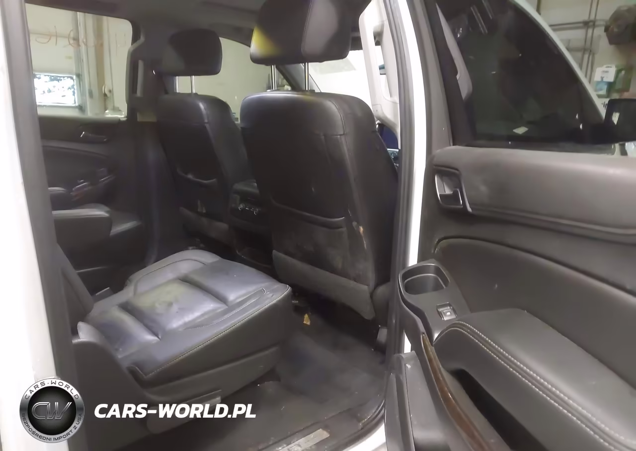 2019 Chevrolet Suburban Lt VIN:1GNSKHKC8KR335926 - 8