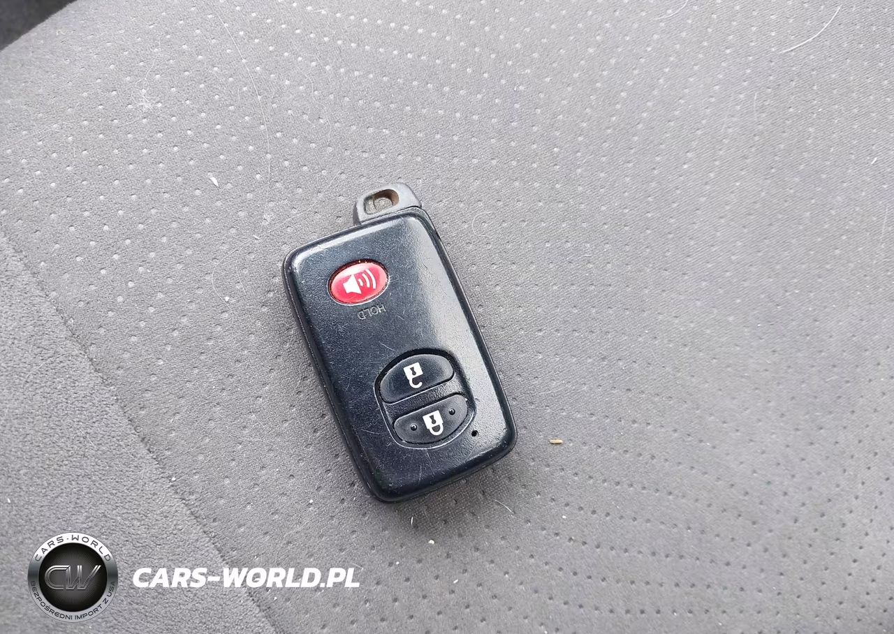 2014 Toyota Prius Two VIN:JTDKN3DU4E0378855 - 11
