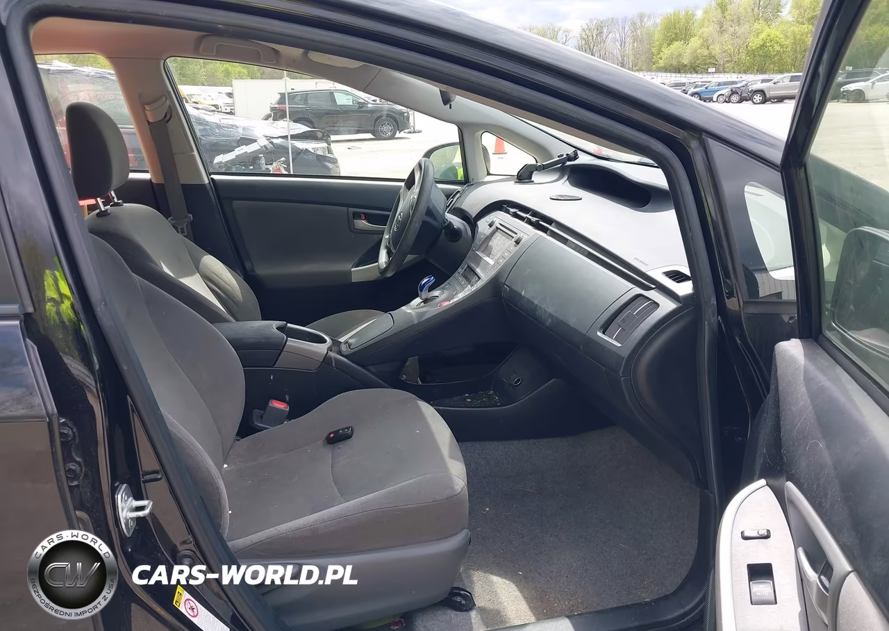 2014 Toyota Prius Two VIN:JTDKN3DU4E0378855 - 5