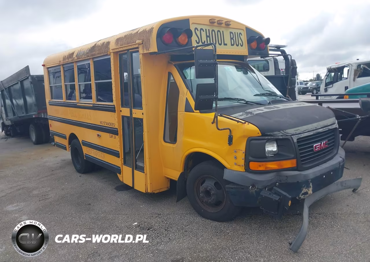 2009 GMC Savana Cutaway Work Van
