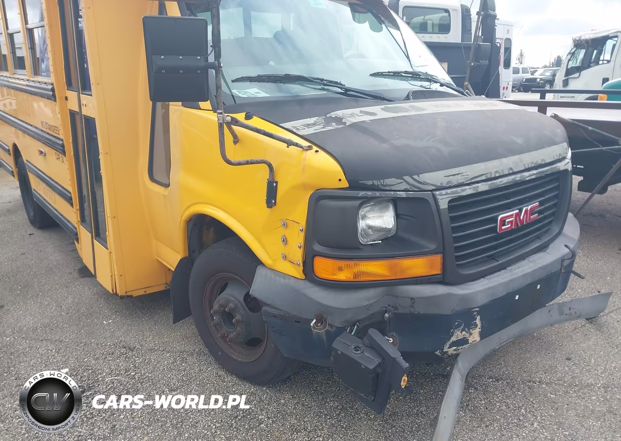 2009 GMC Savana Cutaway Work Van VIN:1GDJG316691170810 - 11