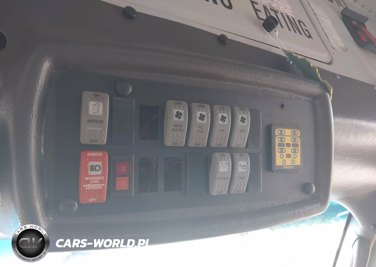 2009 GMC Savana Cutaway Work Van VIN:1GDJG316691170810 - 12