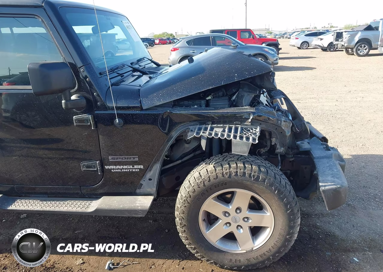 2012 Jeep Wrangler Unlimited Sport VIN:1C4BJWDG4CL284395 - 18