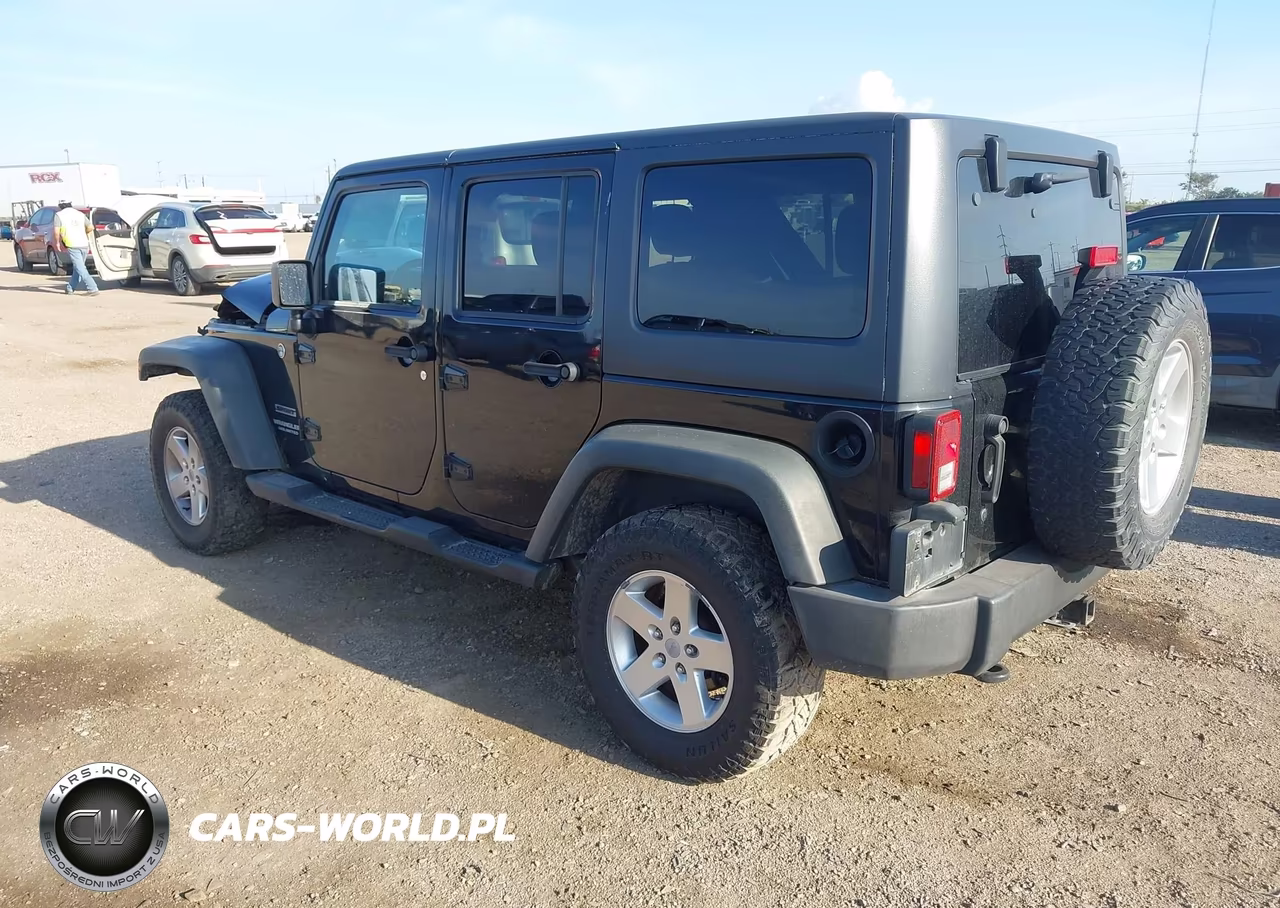 2012 Jeep Wrangler Unlimited Sport VIN:1C4BJWDG4CL284395 - 3