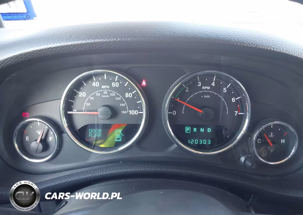 2012 Jeep Wrangler Unlimited Sport VIN:1C4BJWDG4CL284395 - 7